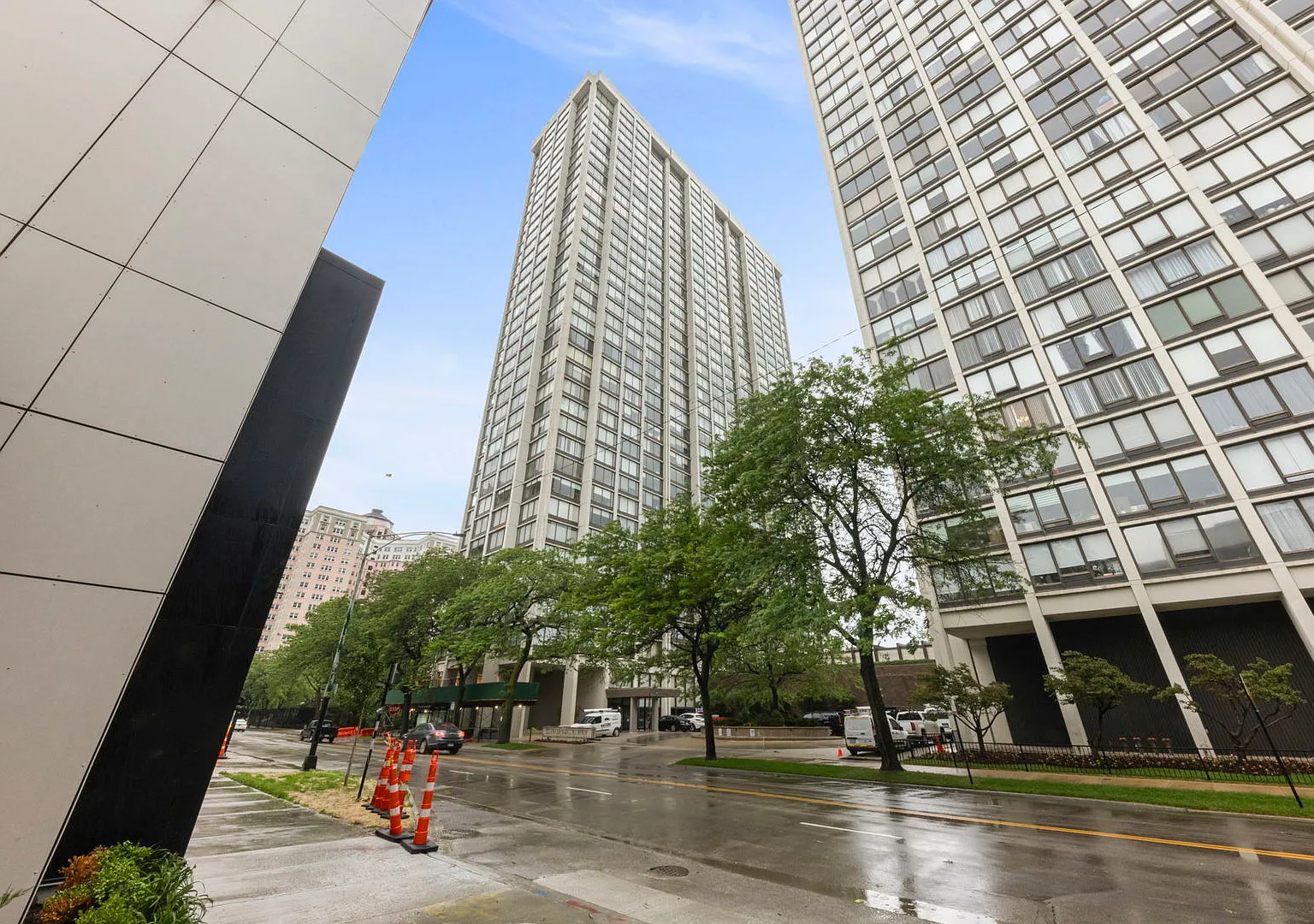 1 bed, 860 sqft, $2,400 — Photo 1