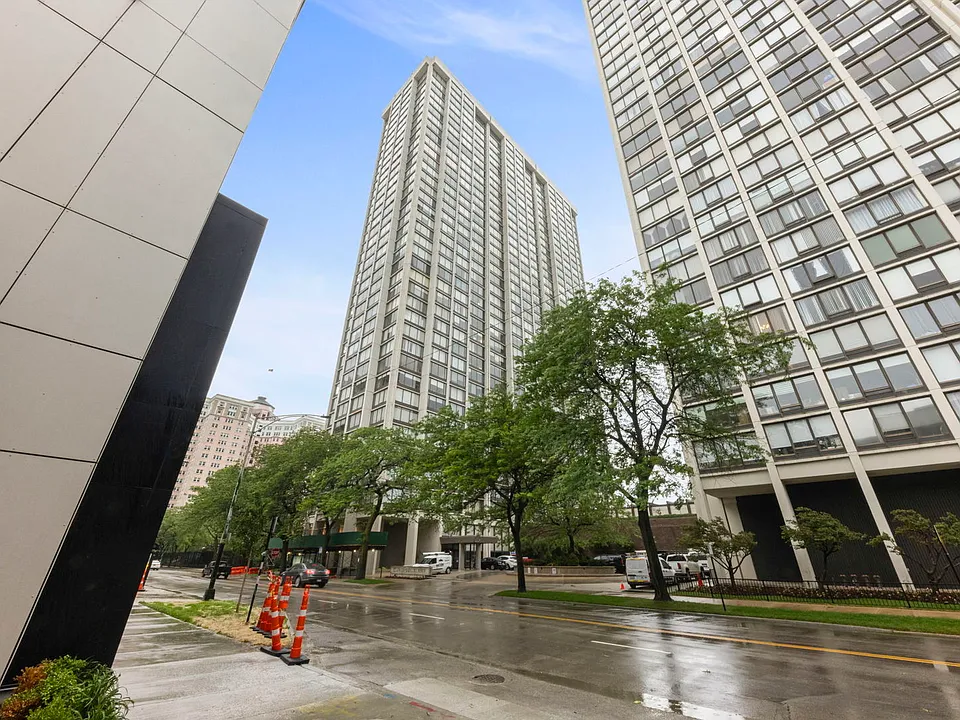 5455 N Sheridan Rd #908