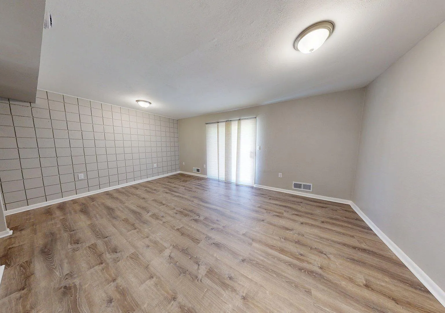 2 bed, $1,275 — Photo 2
