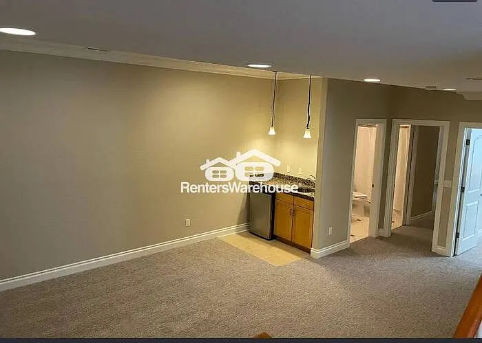 2070 S Pearl St — Photo 9