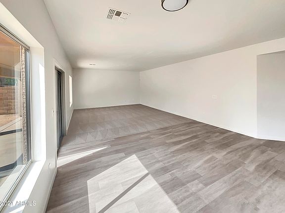 3rd image of 43491 W KIMBERLY Street