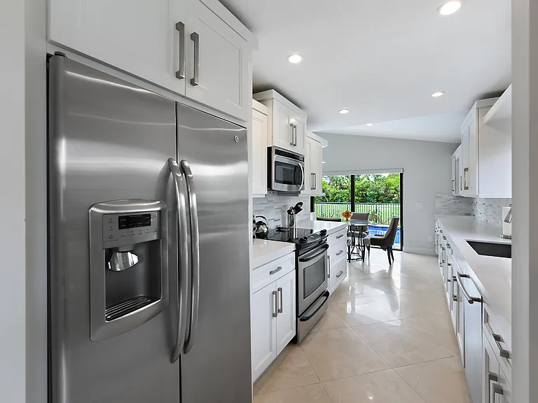 11204 Clover Leaf Cir — Photo 18