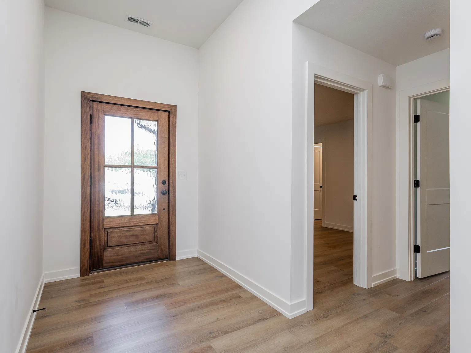 3 bed, 2.0 bath, 1671 sqft, $2,000 — Photo 4