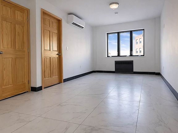 5th image of 2837 W 19th St #2A
