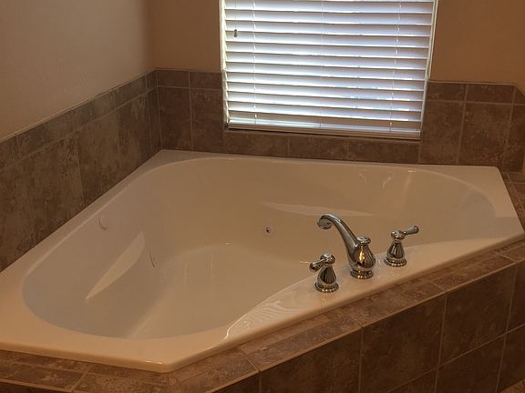 Jacuzzi Tub