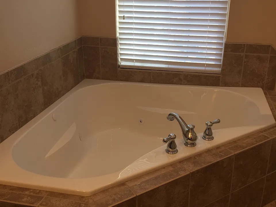 Jacuzzi Tub