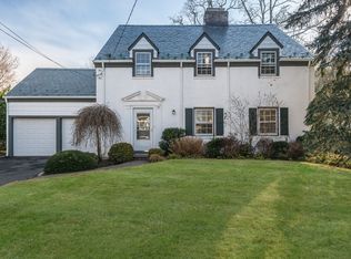 34 Eakins Rd, Manhasset, NY 11030