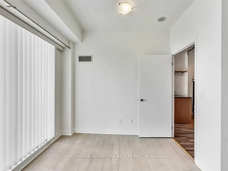 220 Victoria St #1310 — Photo 12