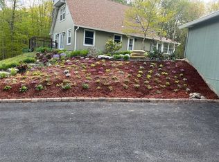 35 Neelytown Rd, Campbell Hall, NY 10916