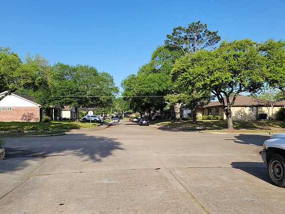 5th image of 15350 E Hutchinson Cir