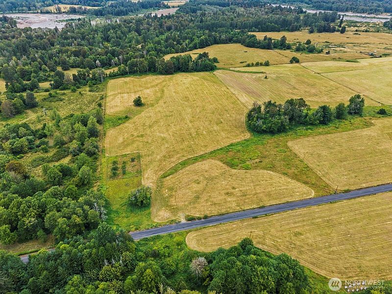 3rd image of 1179 Cline Road