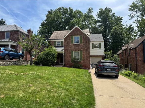 633 Crystal Dr, Pittsburgh, PA 15228