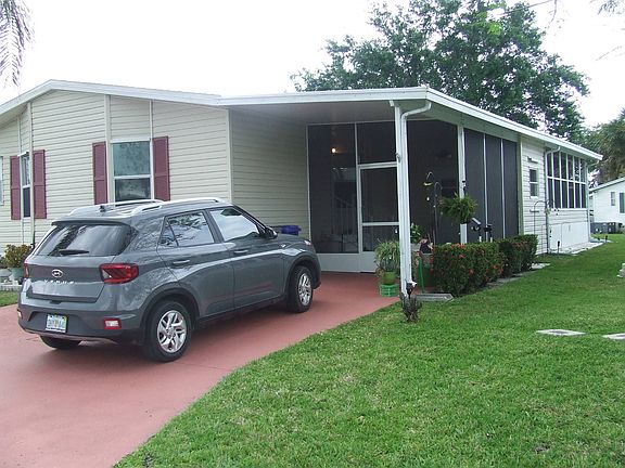 2nd image of 212 Bimini Cay Cir