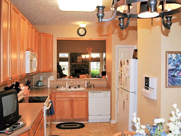 4th image of 5010 Woods Line Dr Unit 46