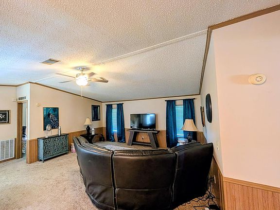 4th image of 1742 Conifer Ave