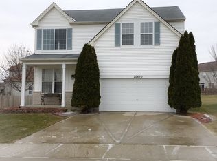 20450 Spruce Ln, Crest Hill, IL 60403