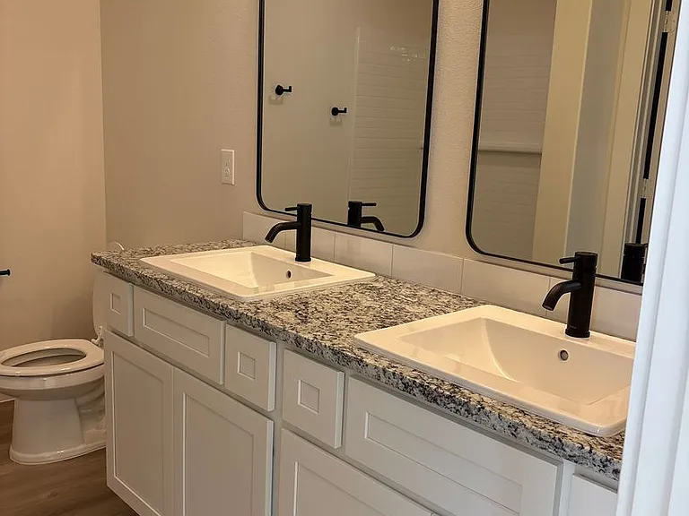 2176 Langford Ave — Photo 8