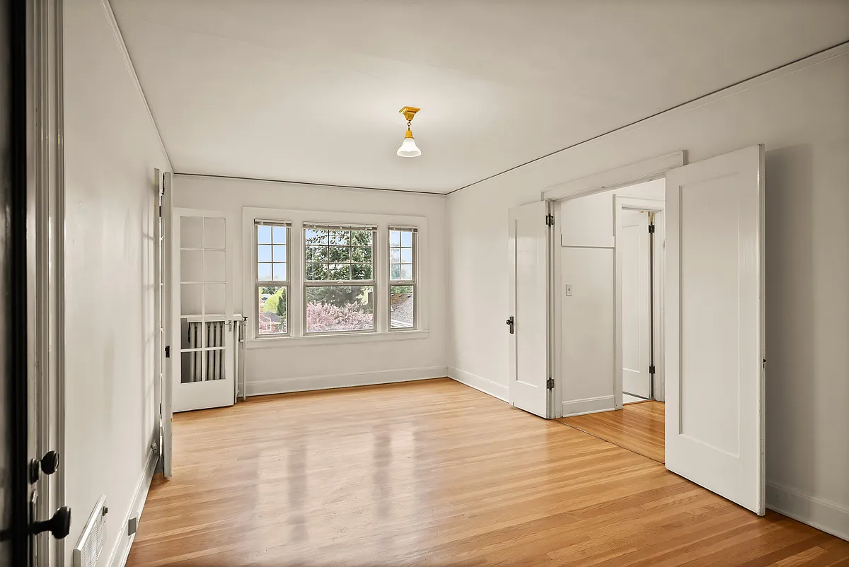 Building Photo - 2537 NE 56th Ave #2