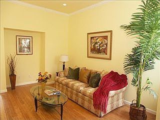 3rd image of 1568 Underwood Ave