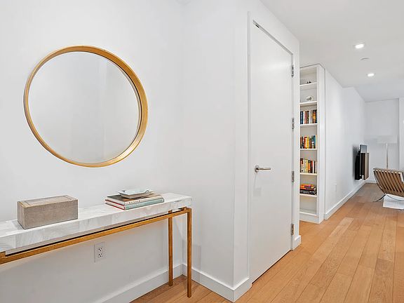 2nd image of 360 E 89th St #6AB