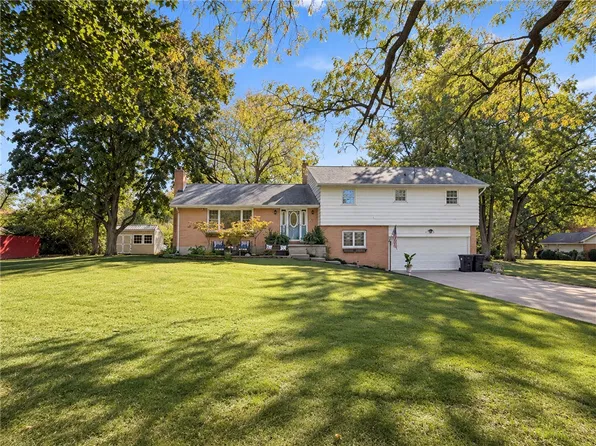 1060 Springbrook Ln, Piqua, OH 45356