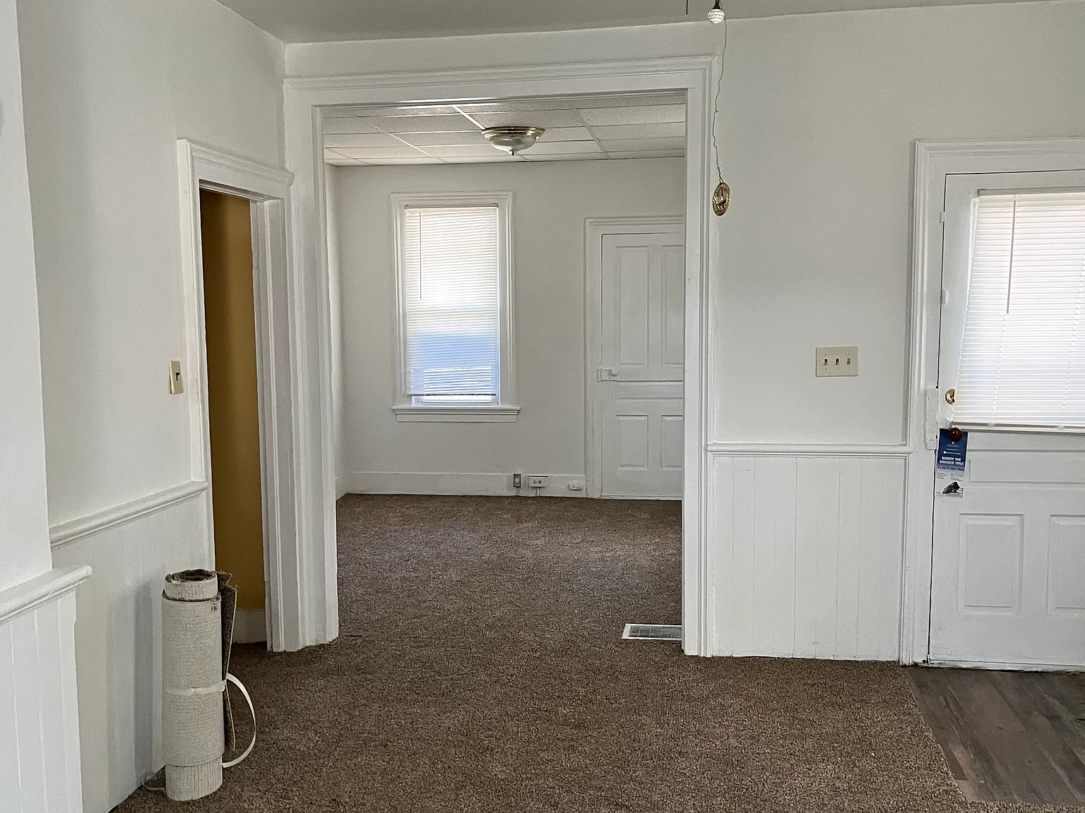 3 bed, 1.5 bath, 5000 sqft, $1,100 — Photo 4