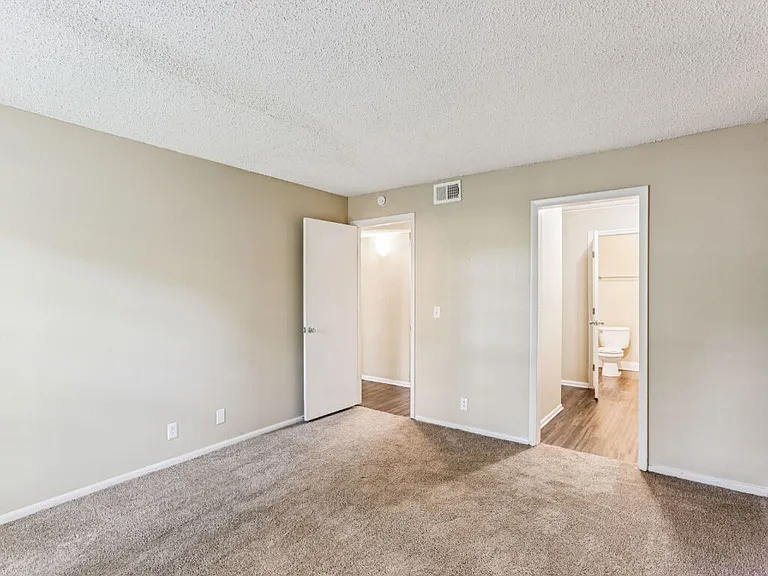 Ashford Place Apartments — Photo 68