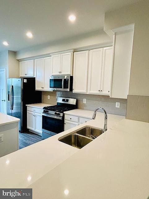 2nd image of 2658 Jetstream Rd