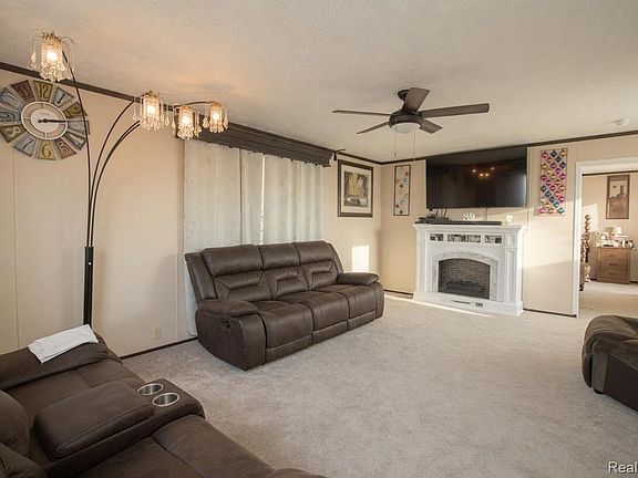 3rd image of 24445 Edwin Dr
