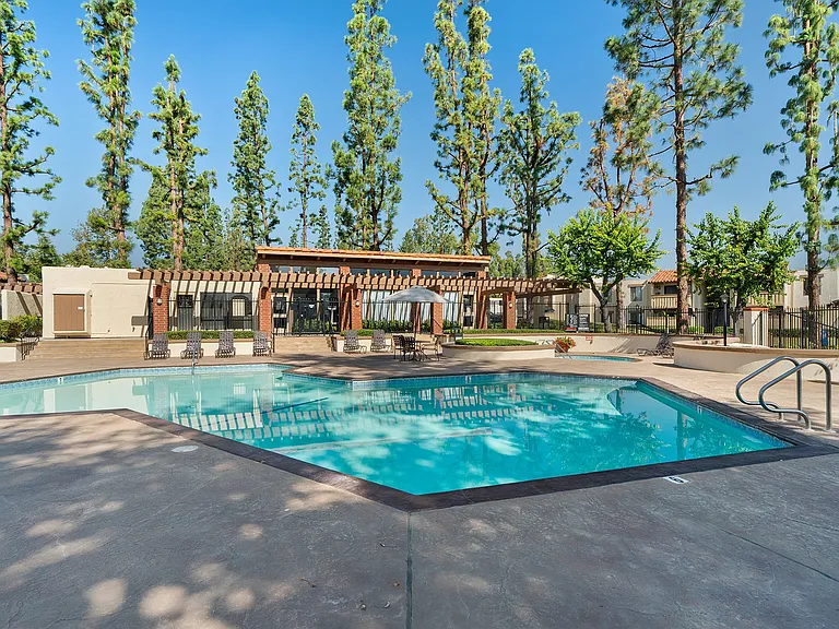 Alicia Plaza — Photo 25