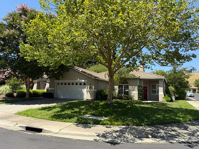 2202 Jason Ct — Photo 1