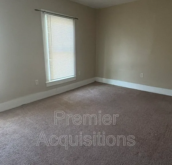 16 W Elm St — Photo 11