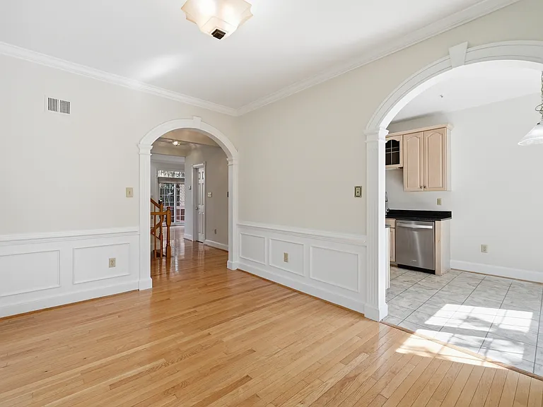 6030 Kelsey Ct — Photo 3