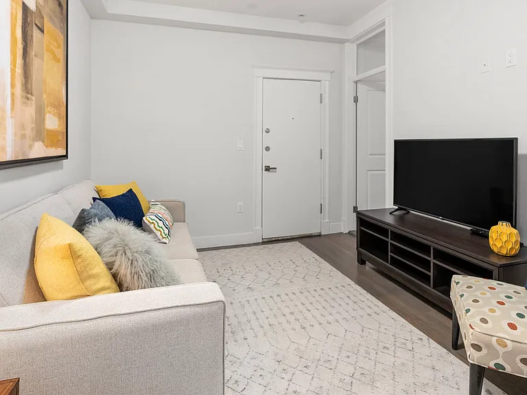 77 Park Dr #6 — Photo 2