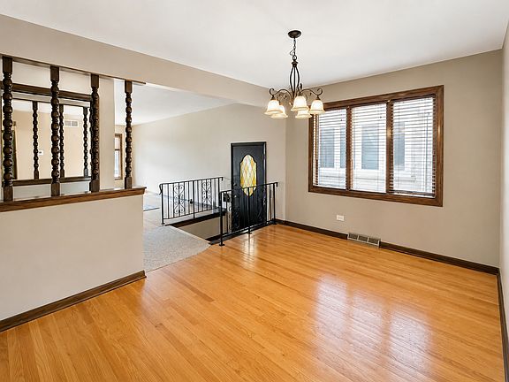 4th image of 8414 W Brodman Ave