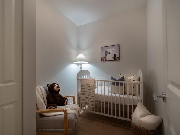 2 bedroom rental in Surrey — photo 14