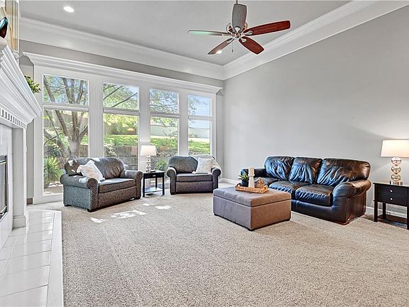 4th image of 7704 N Lucerne Ct