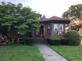 87 Linden St, Rockville Centre, NY 11570