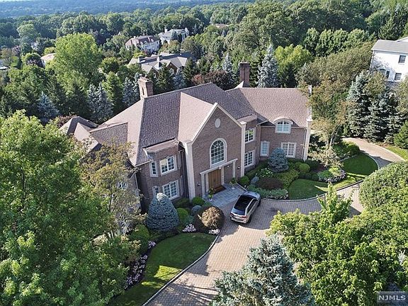 3rd image of 97 Hoover Dr