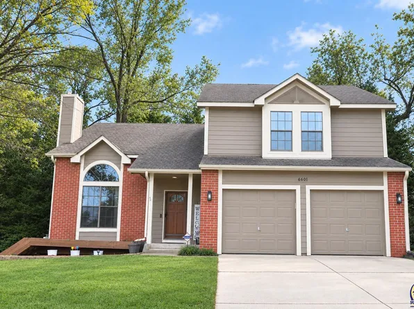 6601 SW Hamptonshire Ln, Topeka, KS 66614