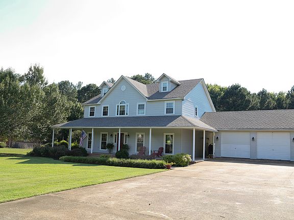 3rd image of 1101 Pine Lake Dr