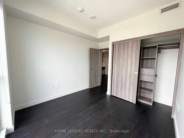 95 McMahon Dr #802 — Photo 16