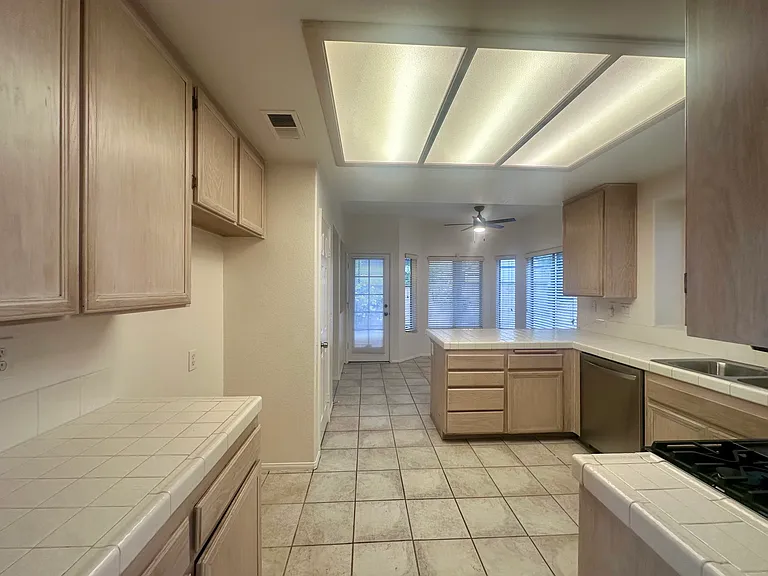 10292 Southridge Dr — Photo 10