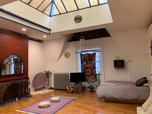 1st image of 18 W 37th St #4F