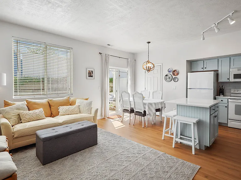140 Bamberger Rd — Photo 14