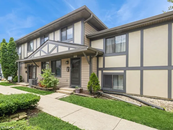 1423 Sacramento Dr #1423, Hanover Park, IL 60133
