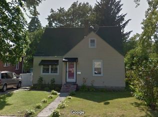 818 Westmoreland Ave, Waukegan, IL 60085