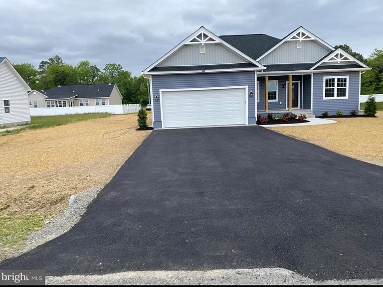 845 Royal Way — Photo 2