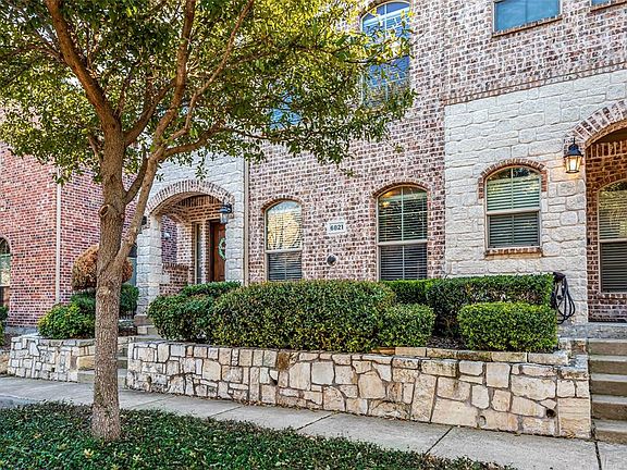 2nd image of 6821 Cortona Ln