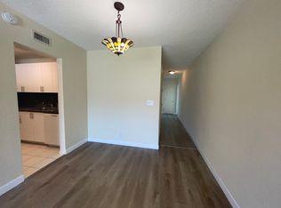 4200 Crystal Lake Dr APT 304, Pompano Beach, FL 33064